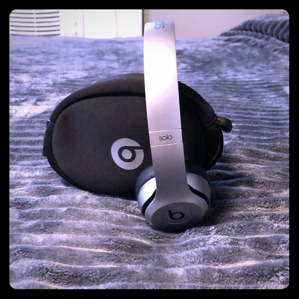 Wireless beats by Dr. Dre headphones
